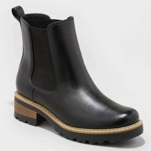 Women's Celina Water Repellant Chelsea Boots (Black)